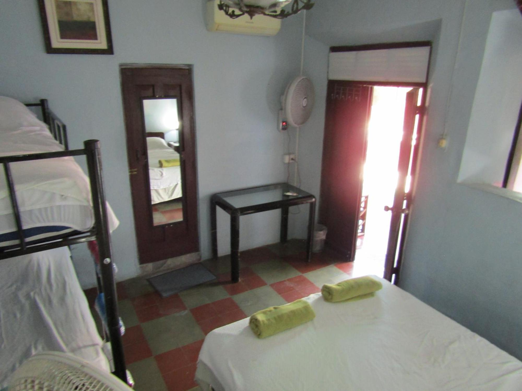 Casa Vieja Guest House Santa Ana Exterior photo